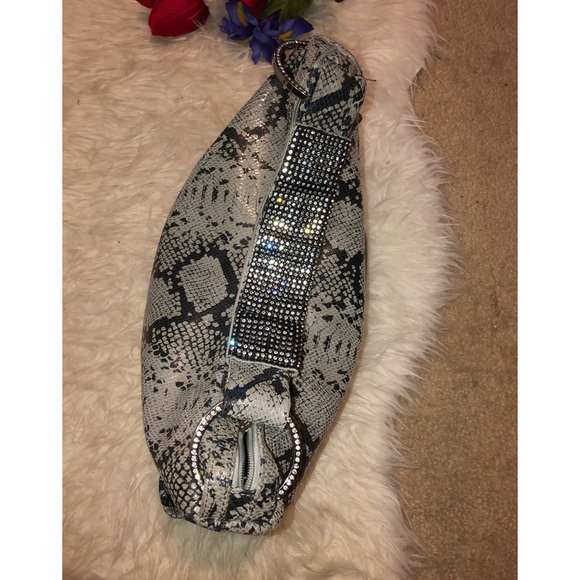 🌺snake print bling handle HOBO bag🌺 - Picture 8 of 9